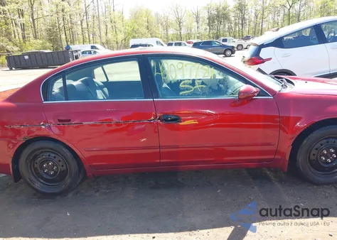 2005 Nissan Altima 2.5 S from USA, damaged, VIN 1N4AL11D15C270871